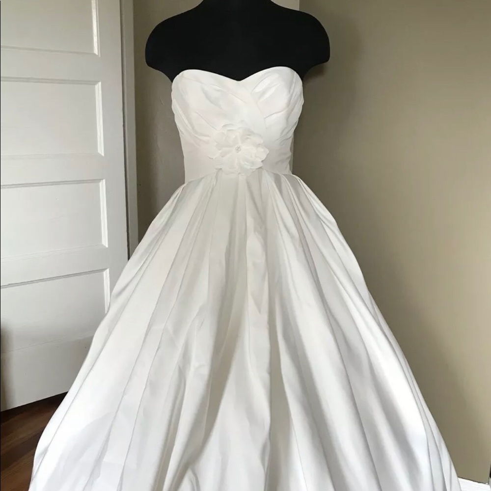 Oleg Cassini wedding dress